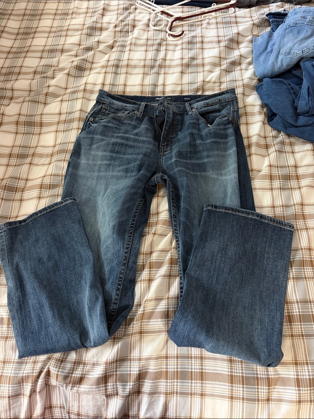 BKE Men's Faded Blue Relaxed Straight Jeans